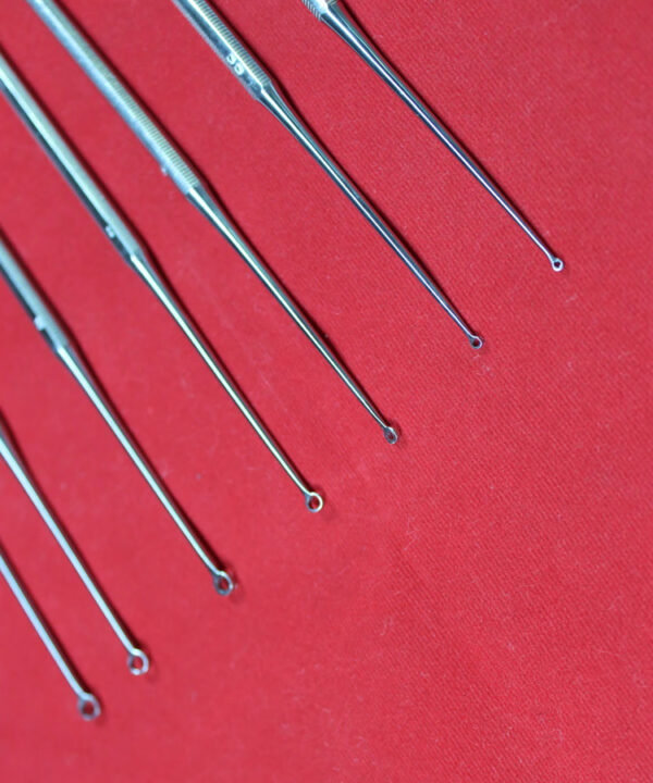 Buck Ear Curette Set of 7 Piece Blunt Point Round handle overall length 6.5"